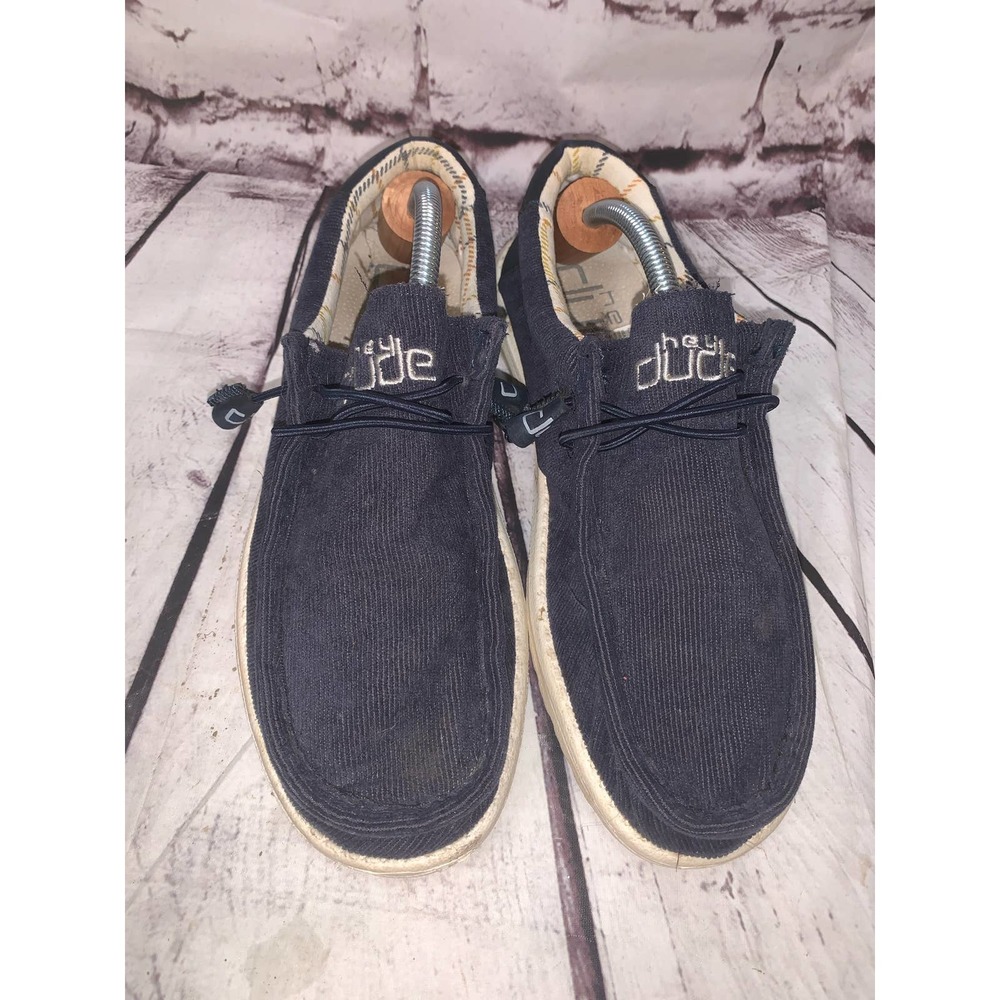 Hey Dude men’s Wally Courdoroy Navy slip on shoes (size 8)